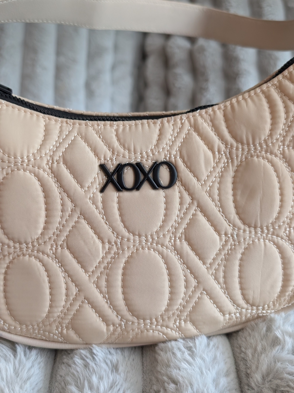 XOXO Women's Quilted Crescent Shoulder Bag in Cream - Picture 3 of 7